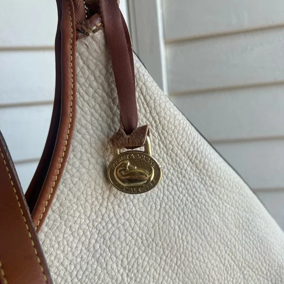 Vintage Dooney and Bourke Purse - Picture 3 of 6